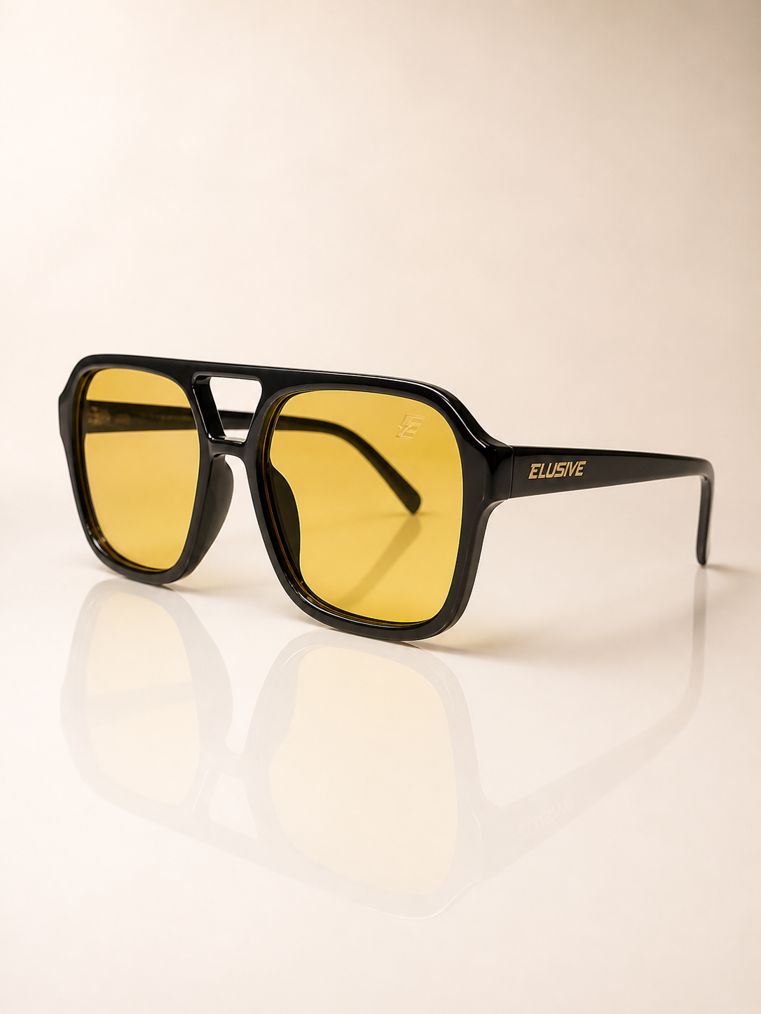 Retro Avi. Gloss black, Yellow Lense