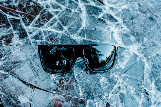 Delta Z87 Gloss Black/Smoked Lens Polarized