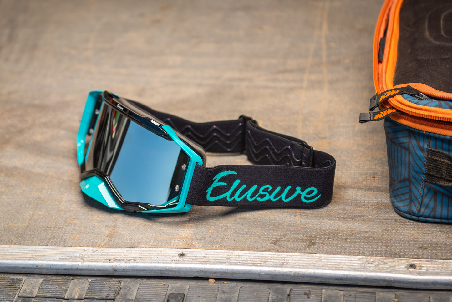 Elusive Goggles Black/Tiffany blue